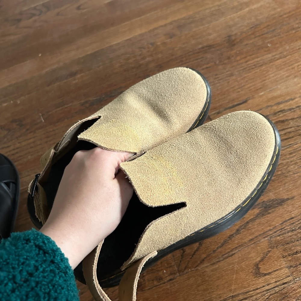 Dr. Martens Light Brown carlson Slip-Ons